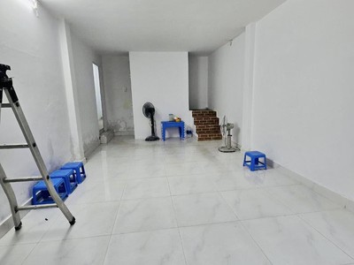 Tân sơn nhì - nhà hẻm đẹp 6m - sát mặt tiền - 60m  - 6pn - 2 lầu - chỉ 7.x tỷ 2