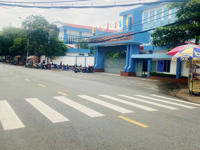 Tân sơn nhì - nhà hẻm đẹp 6m - sát mặt tiền - 60m  - 6pn - 2 lầu - chỉ 7.x tỷ 0