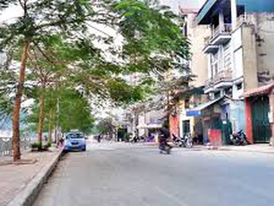 Bán nhà mặt phố nguyễn đình hoàn quận cầu giấy  60m2 x 7tầng ,mặt tiền rộng 1