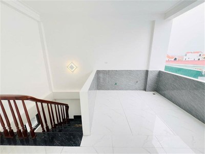 Nhà mới kính coong- oto ngủ trong nhà - kinh doanh nhỏ - dọn vào ở luôn chỉ nhỉnh 5 tỉ 1