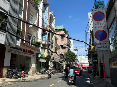 Bán nhà hẻm 23 đường c1, phường 13, tân bình  4,7x22  dòng tiền sẵn 2