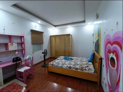 Cho thuê nhà ngõ ô tô 210 phố tân mai 4 tầng x 54m2, 12 triệu vp, cty, kd online, ở gđ, nhóm 2