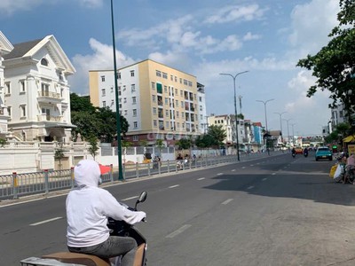 Bán nhà mặt tiền 50x100m giá 390 tỷ đường dương quảng hàm 2