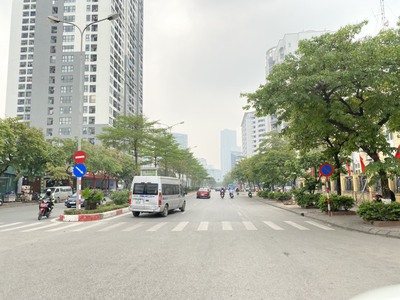 Bán mặt phố hai bà trưng lô góc kinh doanh vỉa hè oto tránh 2