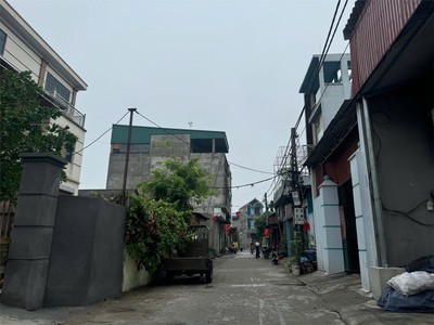  e mới kiếm được lô ngon cho các bác đây   lô góc văn môn 128m , giá chỉ 30tr/m   1