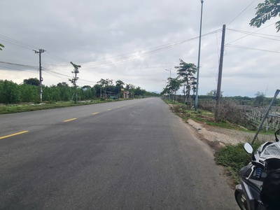 Bán 20m mặt tiền hùng vương, thị xã lagi sát biển giá ngộp 300tr/m ngang 3