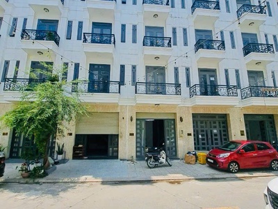 Bán nhà 5 tầng hiện đại khu đồng có vỉa hè bộ phường thạnh lộc quận 12- 60m2 4x15  5pn- chỉ nhô 0