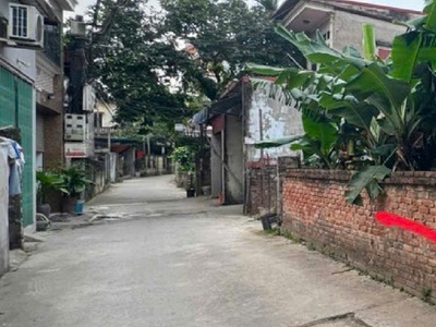 Hàng hiếm  giang biên- ô tô vào đất   cách ô tô tránh 20m   sổ đỏ sẵn sàng giao dịch 0