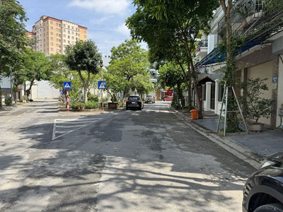 Giang Biên Bán Nhà Cấp 4  72,67m2 mặt tiền đẹp, đường 13,5m: Cạnh Vườn Hoa, Trường, Chợ 2