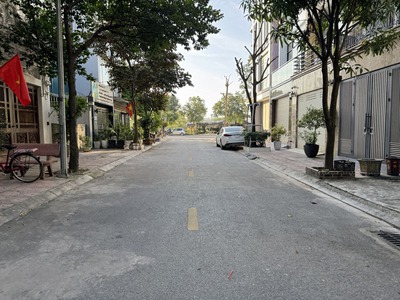 Bán đất đấu giá Việt Hưng - DT 74,9m2, đường 13m - Gần chợ Kim Quan   trường Tiểu học Đoàn Khuê 0