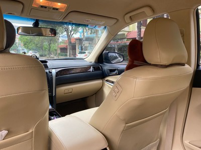 Bán xe Toyota Camry 2.0E 2017, màu vàng cát. 11