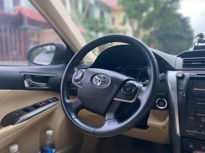 Bán xe Toyota Camry 2.0E 2017, màu vàng cát. 12