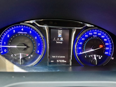 Bán xe Toyota Camry 2.0E 2017, màu vàng cát. 14