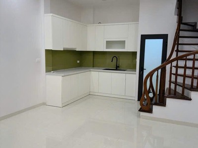 Đội Cấn 30m2 x mặt tiền đẹp 4.5M - Full nội thất - Cách ô tô dừng đỗ 20M - Ngõ thông, thoáng. 0
