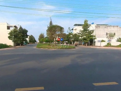 Bán đất MT Trần Công Tường - SHR sang tên ngay - Giá 600 triệu - Trung Tâm TP Gò Công 0
