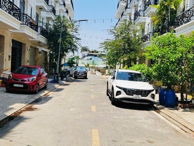 Bán nhà phân lô 4x15   giá chỉ 6,2 tỷ   hẻm xe hơi 8m P.thạnh lộc, Q.12 7