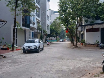 Giảm 300tr  đìa lão, kiến hưng - thang máy - phân lô - vỉa hè rộng 1