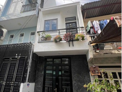 Bán nhà 3 tầng, hẻm 5m, cmt8, p5, tân bình, 3x9m,  3pn, nhỉnh 4 tỷ 0