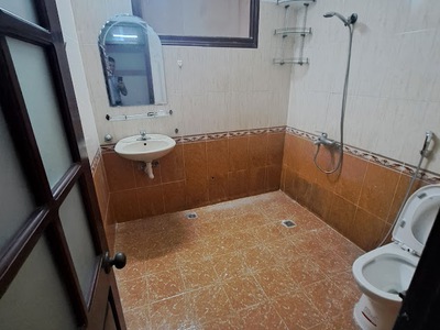 Cho thuê nhà ngõ 42 phố Trần Cung, Diện tích 50m2 x 5 tầng, nhà đẹp, ô tô đậu cửa 2