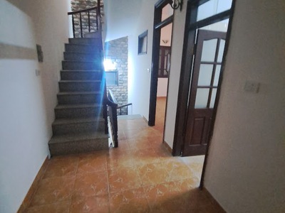 Cho thuê nhà ngõ 42 phố Trần Cung, Diện tích 50m2 x 5 tầng, nhà đẹp, ô tô đậu cửa 4