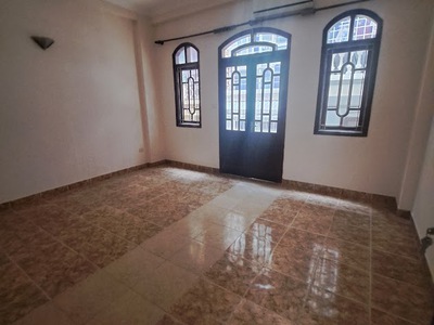 Cho thuê nhà ngõ 42 phố Trần Cung, Diện tích 50m2 x 5 tầng, nhà đẹp, ô tô đậu cửa 5