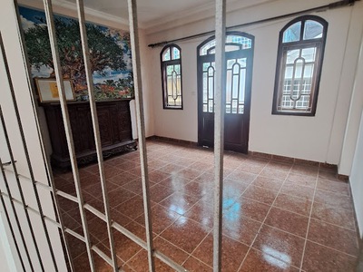 Cho thuê nhà ngõ 42 phố Trần Cung, Diện tích 50m2 x 5 tầng, nhà đẹp, ô tô đậu cửa 7