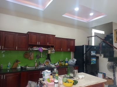 Bán nhà mặt phố q.9, 140m , 3 tầng, 4pn, 9.35  tỷ, sổ hồng 3