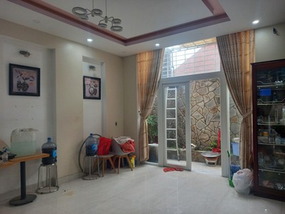 Bán nhà mặt phố q.9, 140m , 3 tầng, 4pn, 9.35  tỷ, sổ hồng 2