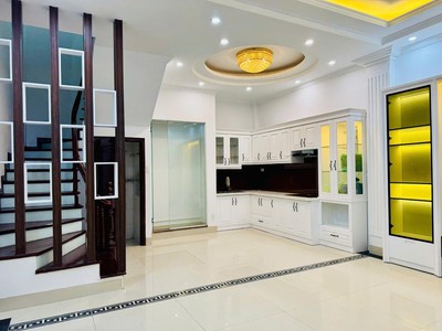 Bán nhà đẹp việt hưng - lô góc - ga ra thang máy - 6 tầng 8.9 tỷ  thương lượng 0