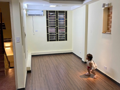 Cho thuê nhà ngõ thịnh quang, 5 tầng x 40m2, 3 ngủ khép kín, 15m ô tô, 14 triệu 1