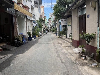 Bán nhà hxh 6m lạc long quân gần chợ vải tân bình,  4,3x12,5m, 2 tầng cũ- 6,5  tỷ 2
