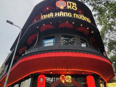 Quận 5   hot hot   sang rẻ nhà hàng nướng   lẩu , dt : 1000 m2 , 1 trệt 1 lửng 3 lầu, tel : 1