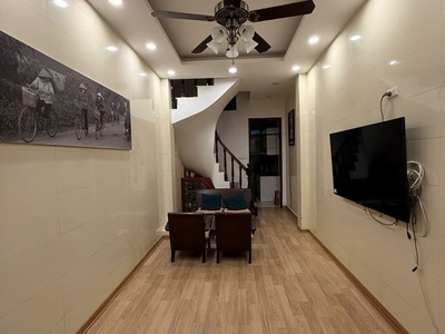 Cho thuê nhà hàng đậu, 35mx4t, 4pn, phù hợp gia đình hoặc homestay. 1