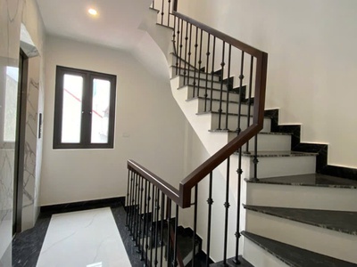 Bán nhà phân lô quân đội ngọc thụy long biên dt 52,5m 6 tầng giá 13,5 tỷ 0