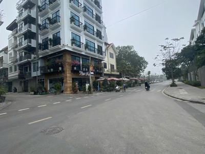 Bán đất ngọc thụy   lô đẹp, vị trí đắc địa, giá hợp lý    giá chỉ: 8.6 tỷ  diện tích: 50m 1