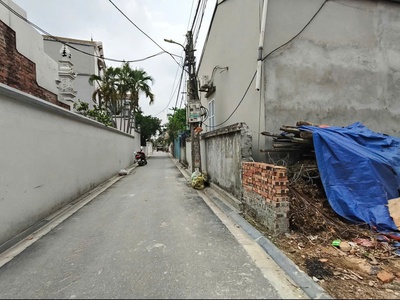 Bán đát, bắc cầu, tổ 36 ngọc thụy, lô góc, otô , cạnh trường học, 5ty3 0
