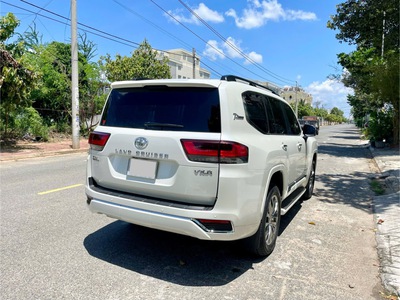 Bán Toyota Land Cruiser LC300 sản xuất 2024, mới 99,99. 3