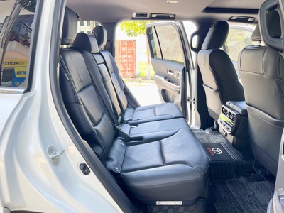 Bán Toyota Land Cruiser LC300 sản xuất 2024, mới 99,99. 7
