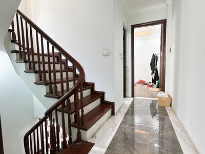 Bán nhà minh khai gốc đề 5 tầng long lanh ở ngay lô góc 1 nhà ra ngõ hoàng mai 4
