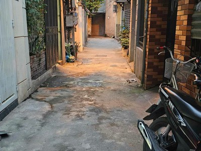 Bán đất lĩnh nam 70M gần phố hàng xóm chợ đêm hoàng mai 2