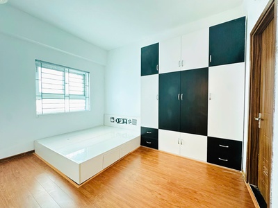Cần bán gấp căn hộ 2 phòng ngủ full nội thất, view thoáng đẹp Giá chỉ 2 tỷ 3xx tại KĐT Thanh Hà Cien 3