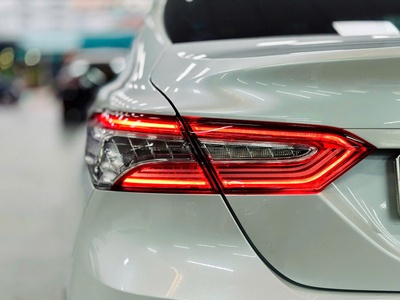 Bán xe Toyota Camry 2.5Q 2020, màu trắng. 4