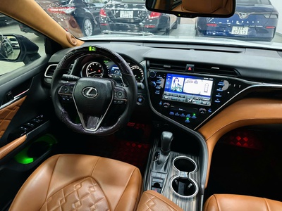 Bán xe Toyota Camry 2.5Q 2020, màu trắng. 12