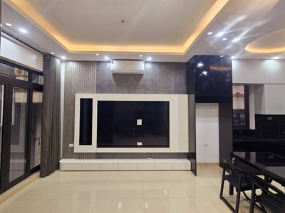 Lô góc 2 thoáng mặt tiền rộng 226 Nguyễn Văn Cừ cách phố chỉ vài bước chận giá nhỉnh 9 tỷ 4