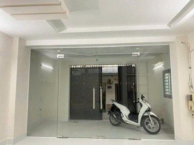 Cần tiền bán rất gấp nhà phạm thế hiển  p7, q8  dt: 75m2  4.5x 15m  3pn,2wc chỉ 3.8 tỷ 0