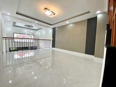 Nhà mới - giáp tân bình - q11 - hxh - sát mặt tiền - 3 tầng - 44m chỉ 5.x tỷ 2