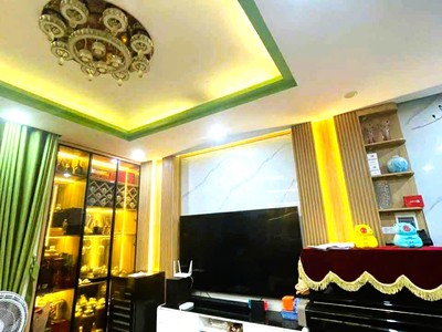 Ngay lý thái tổ q10, ngang hơn 4m, bố trí hài hòa, gần đh, chợ, bv, siêu thị 0