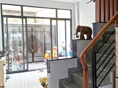 Bán nhà 3 tầng mới   linh chiểu thủ đức   62m    hẻm xe hơi   giá chỉ 8.2 tỷ - gần đh quốc gia 4