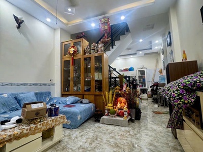 Bán nhà nhỏ 3 tầng sát đường lương văn can quận 8 giá nhỉn 4 tỉ 3
