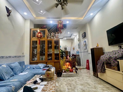 Bán nhà nhỏ 3 tầng sát đường lương văn can quận 8 giá nhỉn 4 tỉ 4